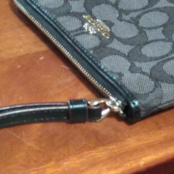 Coach - Picture 3 of 5